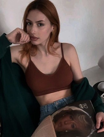 Девушка массажистка Кристи, салон Кристи