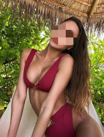 Девушка массажистка Анна, салон Лиза